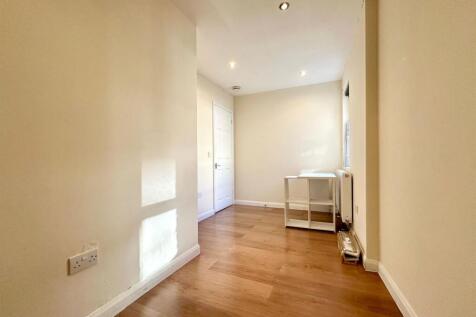 WhatsApp Image 2025-11-21 at 14.30.18 (2).jpeg