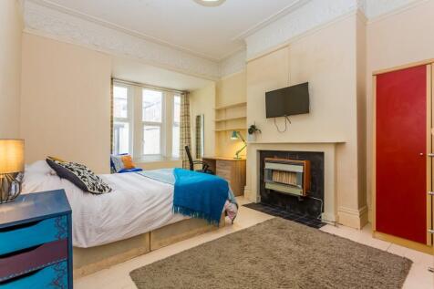 Sunbury Avenue, Jesmond, Newcastle upon Tyne photo 3