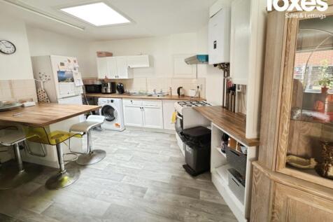 Flat 7, 13 The Crescent photo 4