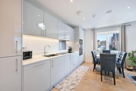 CERES CRESCENT