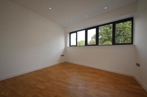 95 Haydon Place Master bedroom 1.JPG