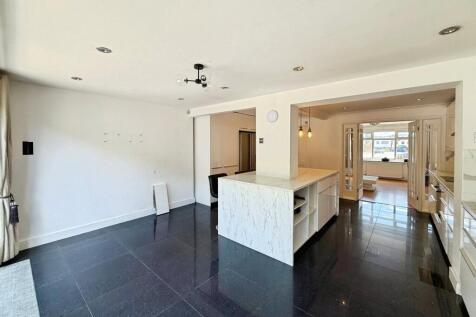Honiton Close, Heywood, Greater Manchester, OL10 photo 3