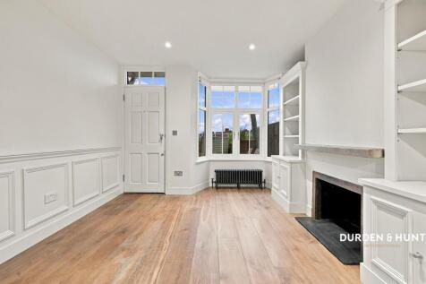 High Road, Chigwell, IG7 photo 4