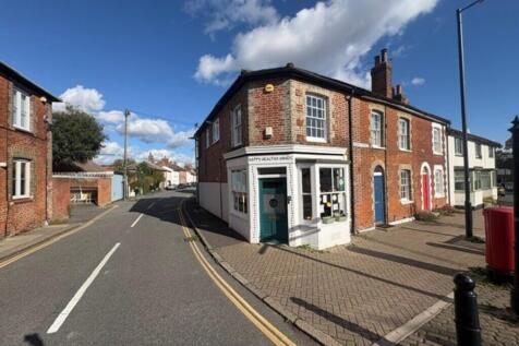 1-bed flat on Church Street, Maldon, £900/mo