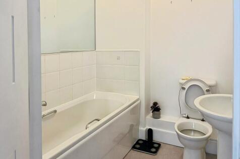 b07c61e8-Bathroom