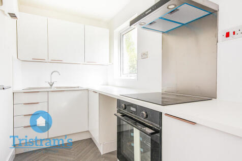 Helm Close, Snape Wood photo 4