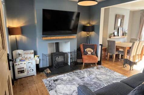 Living Room 1.jpeg