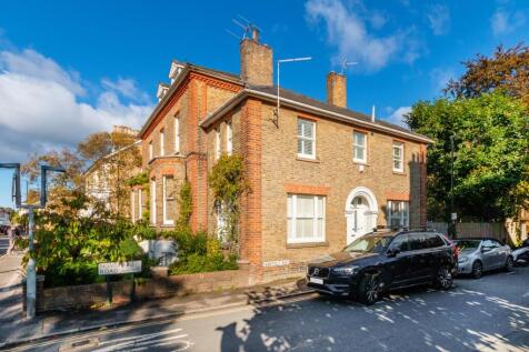 Two bedroom house for rent on Homefield Road