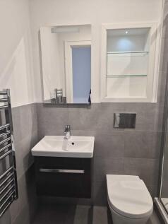 Beverley Way, London, SW20 0AR, United Kingdom photo 4