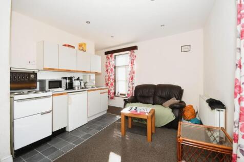 FLAT 3 - KITCHEN LIVING 03.JPG