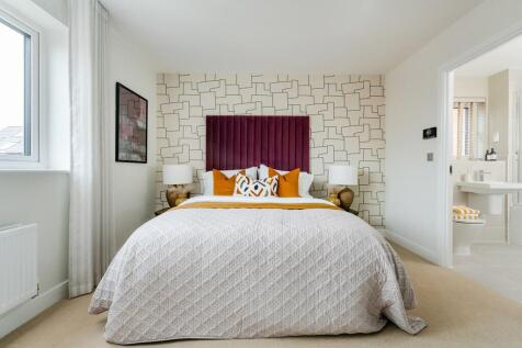 A welcoming main bedroom that makes winding down feel natural and easy