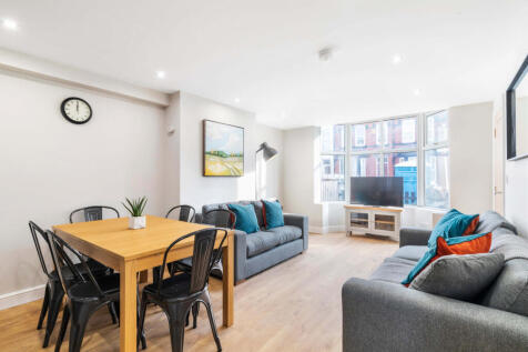 6-bed house on Walmsley Road, Leeds, £4,108/mo