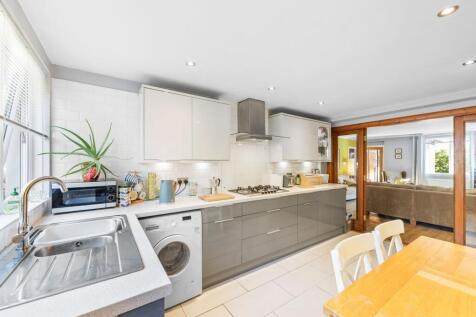 Fitted Kitchen/Dining Room