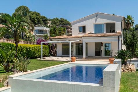 Exterior and Pool