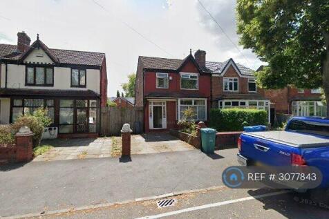 3-bed semi-detached on Woodlands Road, Manchester, M8, £1,600/mo