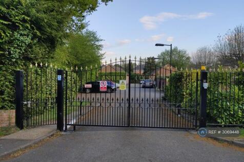 Ashley Court Entrance