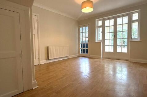 Oak Tree Drive, London, N20 photo 4
