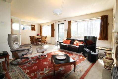 Living room e.jpg