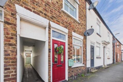 3 Bedroom Mid Terrace House - For Sale