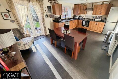 OPEN PLAN KITCHEN/DINER