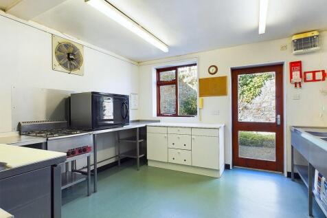 CAM04201G0-PR0017-STILL013