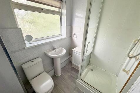 OR29 Shower room.jpeg