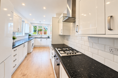 Victoria Road, London, E4 photo 3