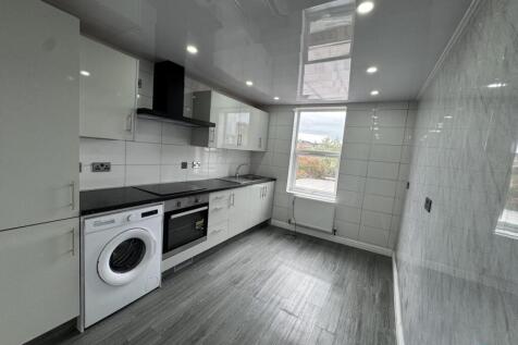 5 Bedroom Flat