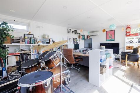 studio 2.jpg