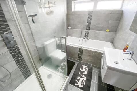 Family Bathroom/WC