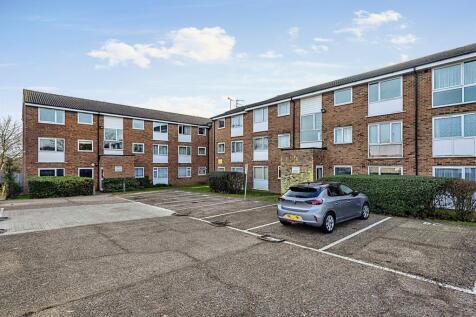 2-bed flat on Burns Drive, HEMEL HEMPSTEAD, £1,250/mo
