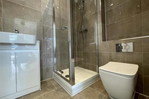 First floor shower room/WC