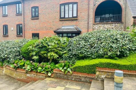 High Wycombe, HP11 - property photo