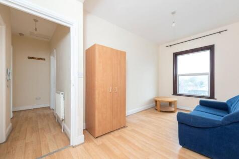 Living Area/Bedroom