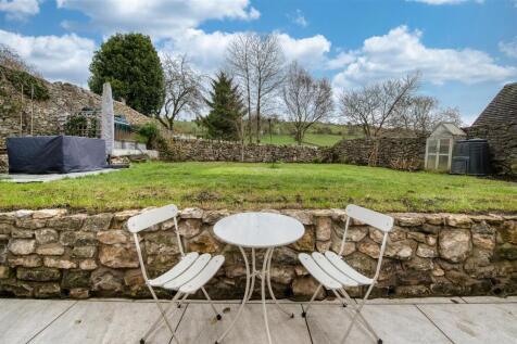 Dining patio and lawn.jpg