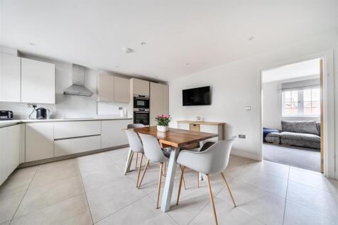 3 Gilden Drive, Gilmorton