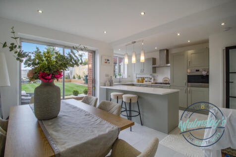 Kitchen dining