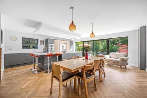 Kitchen / Diner / Lounge