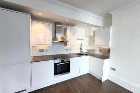 Kitchen (2).jpg