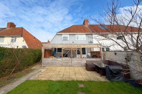 Rear view of property.jpg