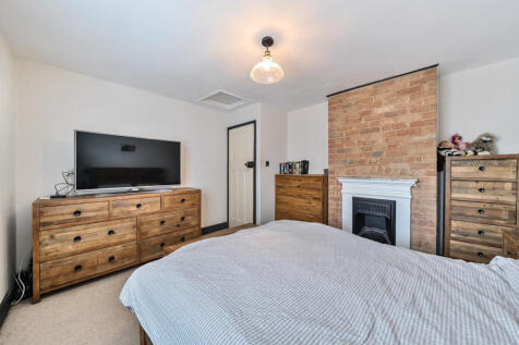 1294097-9-682f32f...