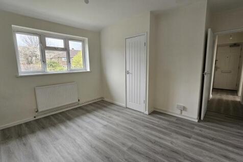 Cambria Avenue, Rochester, Kent, ME1 3HZ photo 3