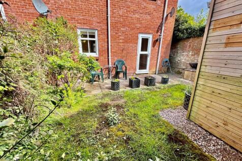 garden rear.jpg