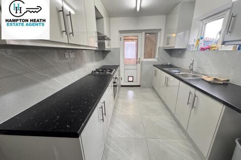 Laburnum Road, Hayes, Hillingdon photo 5