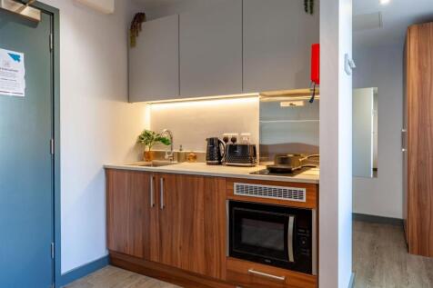 STUDENT ONLY | 51/41 WEEKS | EGHAM | TW20 photo 4