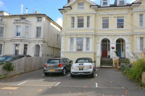 2 Bed Unfurnished Flat