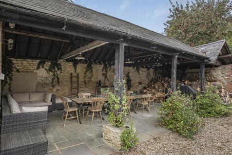 Lower End Farmhouse, 10 High Street South, Tiffiel