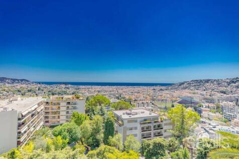 Appartment with uninterrupted view for sale 