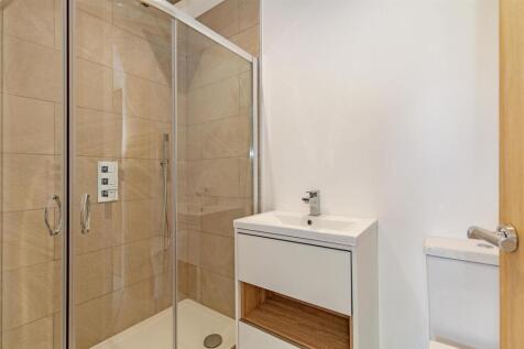 Modern En-Suite