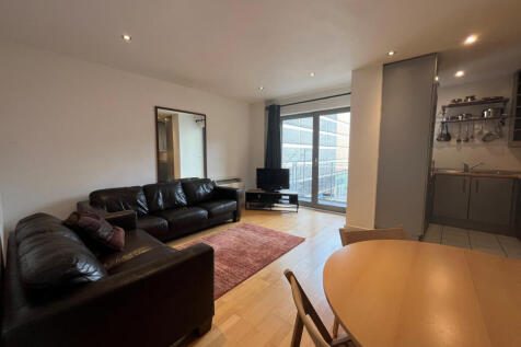 2 bed flat to rent Aytoun Street, Manchester M1 3